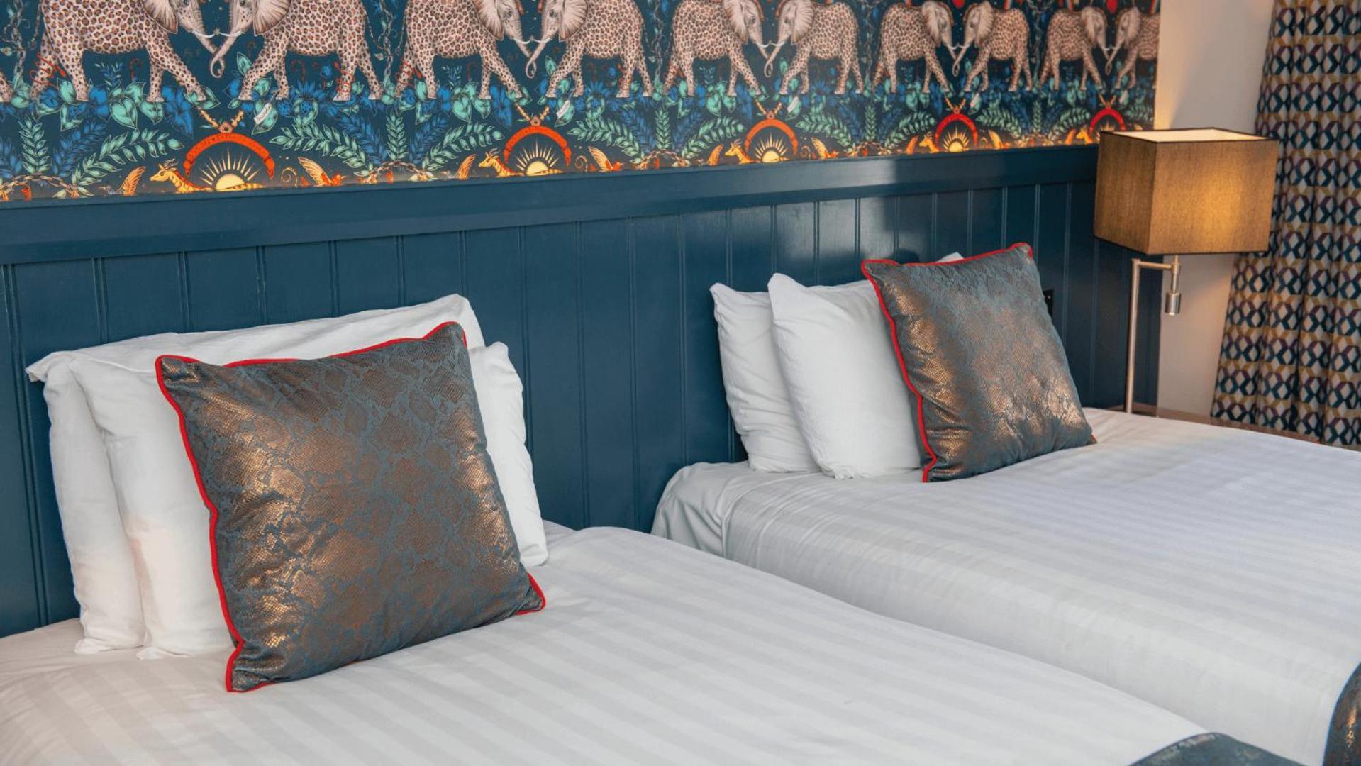 Crown Quarter Hotel Wexford Bagian luar foto
